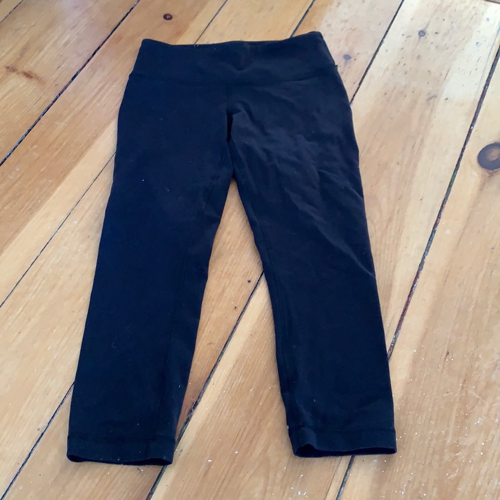 Black Lululemon Cropped Leggings
